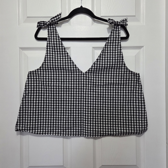 Cotton On Tops - Cotton On Black & White V-neck Gingham Cropped Sleeveless Blouse Size Large
